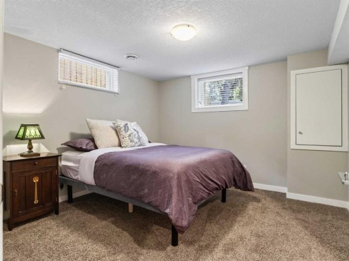 30 Wimbledon Drive Sw, Calgary, AB 