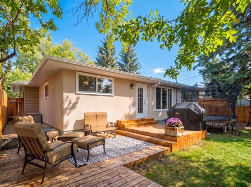 30 Wimbledon Drive Sw, Calgary, AB 