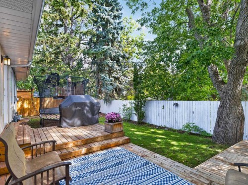 30 Wimbledon Drive Sw, Calgary, AB 