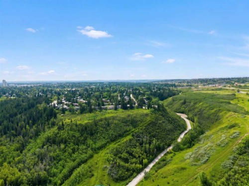 30 Wimbledon Drive Sw, Calgary, AB 