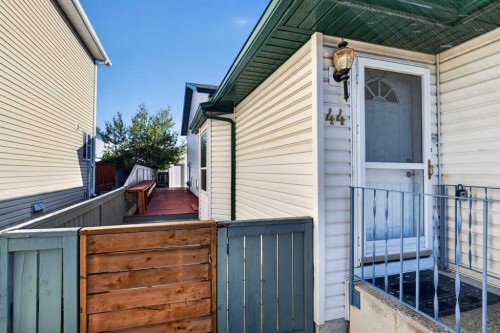 44 Harvest Gold Circle Ne, Calgary, AB 