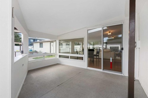 8335 47 Avenue Nw, Calgary, AB 