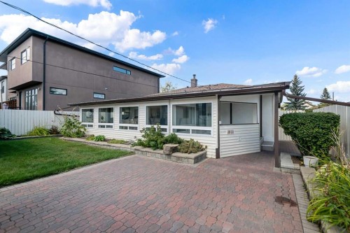 8335 47 Avenue Nw, Calgary, AB 