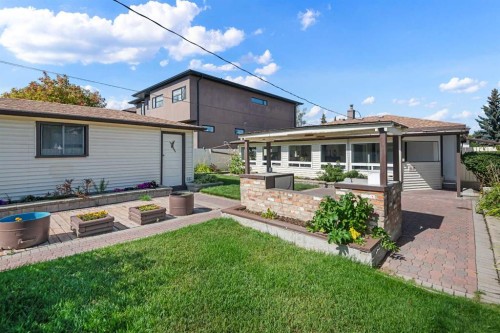 8335 47 Avenue Nw, Calgary, AB 