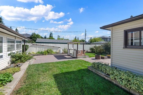 8335 47 Avenue Nw, Calgary, AB 