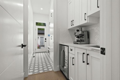 921 41 Street Sw, Calgary, AB 