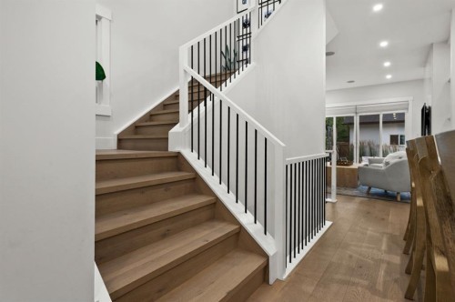 921 41 Street Sw, Calgary, AB 