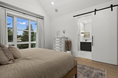 921 41 Street Sw, Calgary, AB 