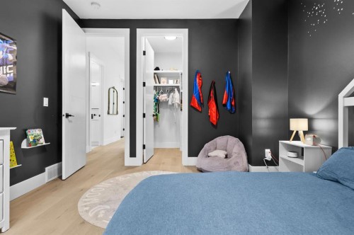 921 41 Street Sw, Calgary, AB 
