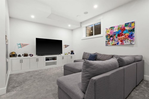 921 41 Street Sw, Calgary, AB 