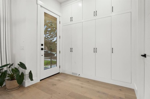 921 41 Street Sw, Calgary, AB 