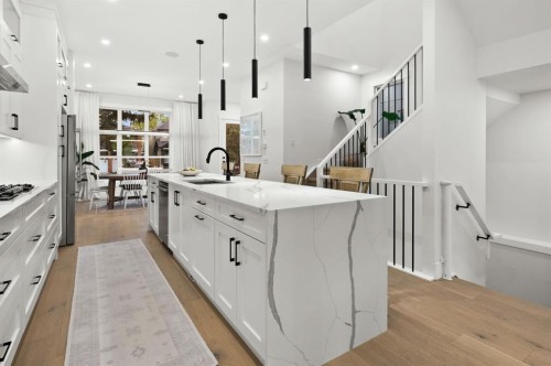 921 41 Street Sw, Calgary, AB 
