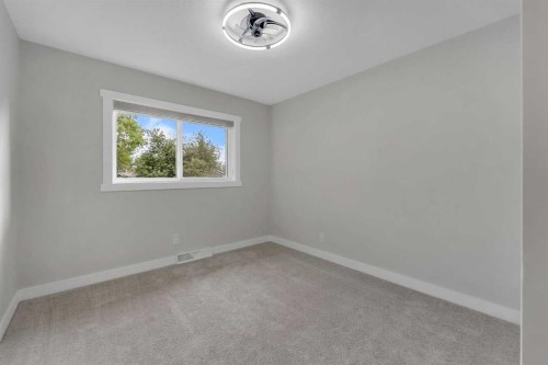 10 Atlanta Crescent Se, Calgary, AB 