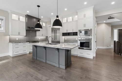 1012 17 Street Nw, Calgary, AB 