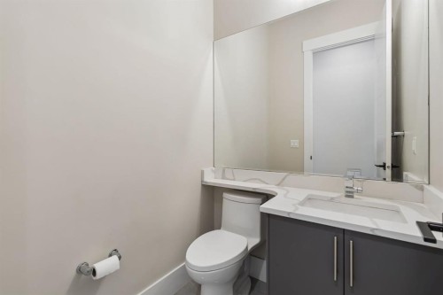 1012 17 Street Nw, Calgary, AB 