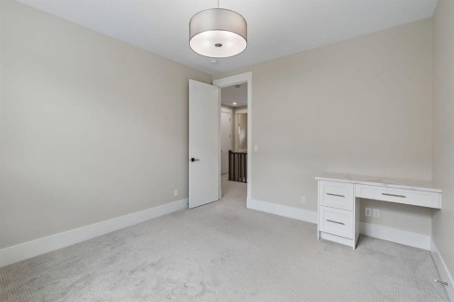 1012 17 Street Nw, Calgary, AB 