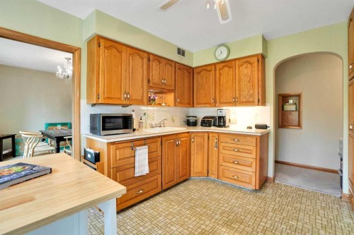 3216 27 Street Sw, Calgary, AB 