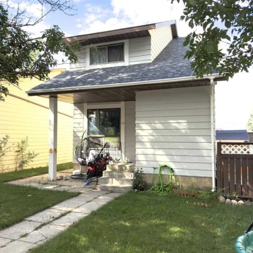 40 South Ridge Crescent SW Medicine Hat, AB T1B 2N8