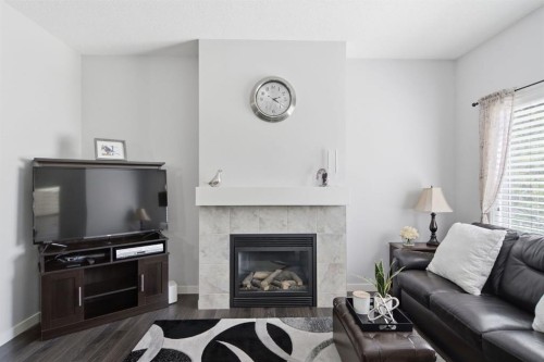 126 Copperpond Landing Se, Calgary, AB 