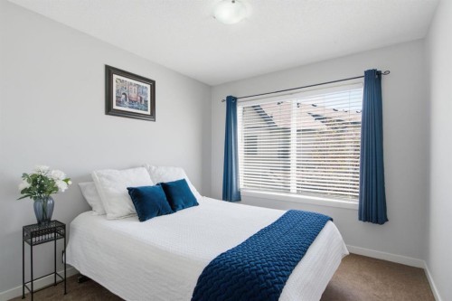 126 Copperpond Landing Se, Calgary, AB 