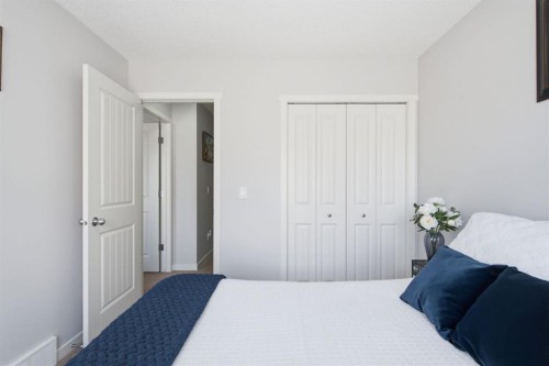 126 Copperpond Landing Se, Calgary, AB 