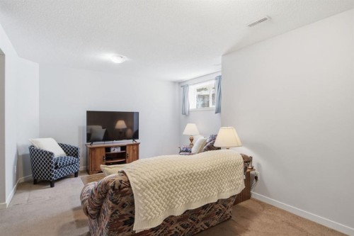 126 Copperpond Landing Se, Calgary, AB 