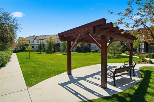 126 Copperpond Landing Se, Calgary, AB 