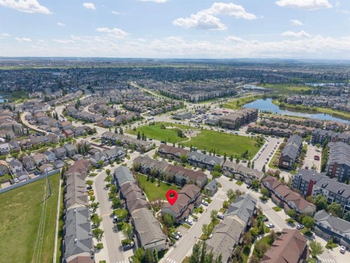 126 Copperpond Landing Se, Calgary, AB 