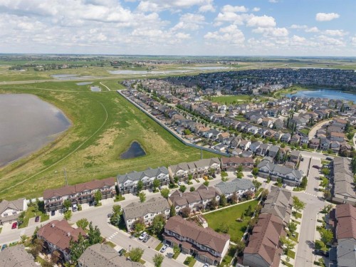 126 Copperpond Landing Se, Calgary, AB 