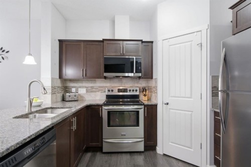 126 Copperpond Landing Se, Calgary, AB 