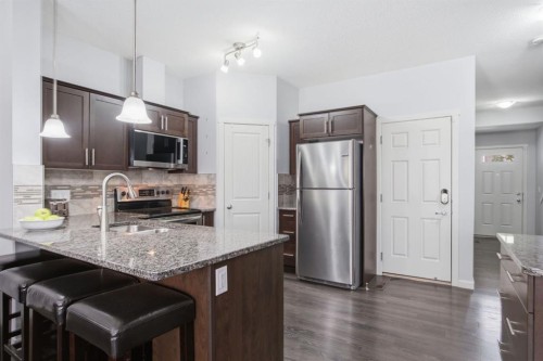 126 Copperpond Landing Se, Calgary, AB 