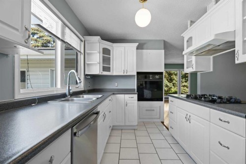 367 Woodridge Place Sw, Calgary, AB 