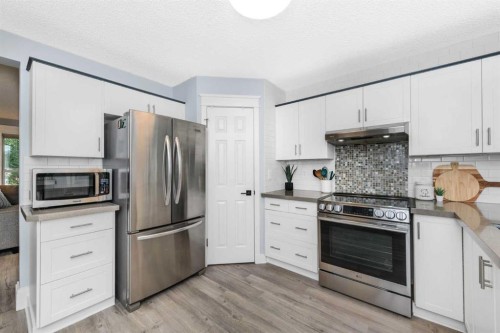 135 Country Hills Drive Nw, Calgary, AB 