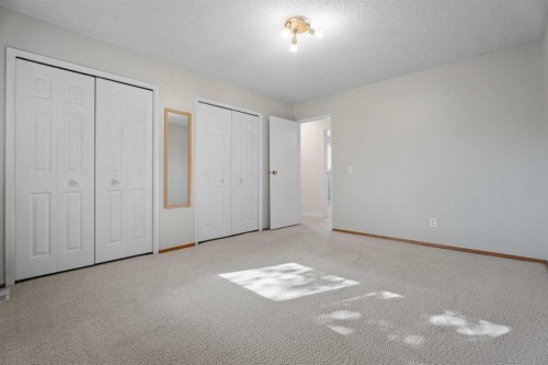 135 Queensland Road Se, Calgary, AB 