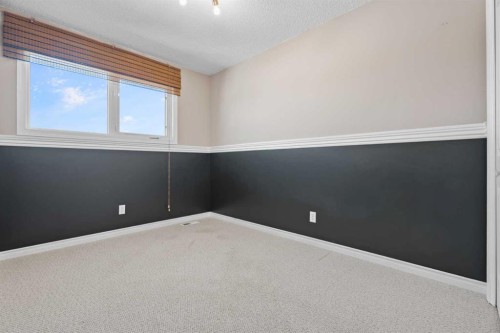 135 Queensland Road Se, Calgary, AB 