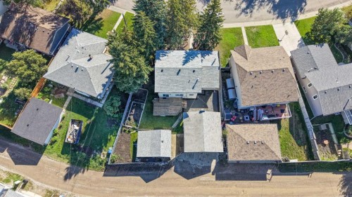 135 Queensland Road Se, Calgary, AB 