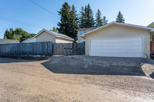 135 Queensland Road Se, Calgary, AB 