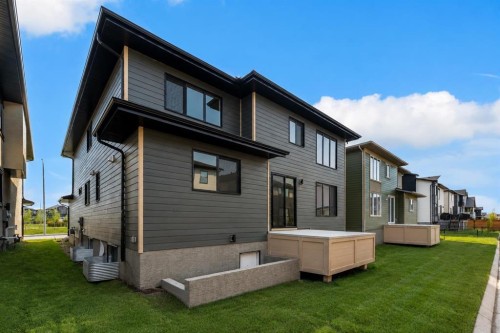 8 North Bridges Glen, Langdon, AB 