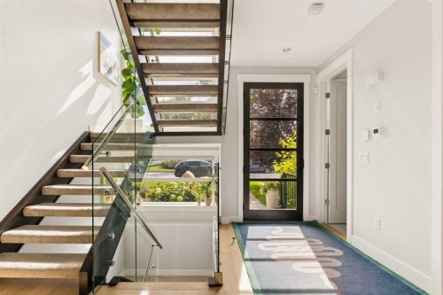 2216 22 Avenue Sw, Calgary, AB 