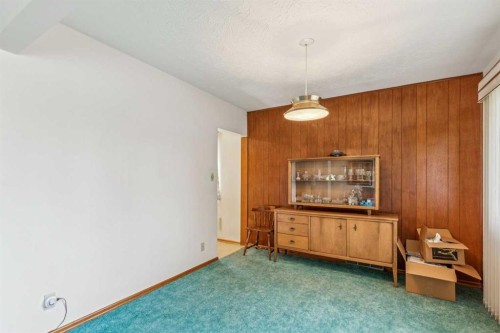 28 Gainsborough Drive Sw, Calgary, AB 