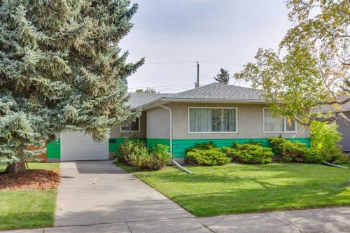 28 Gainsborough Drive Sw, Calgary, AB 