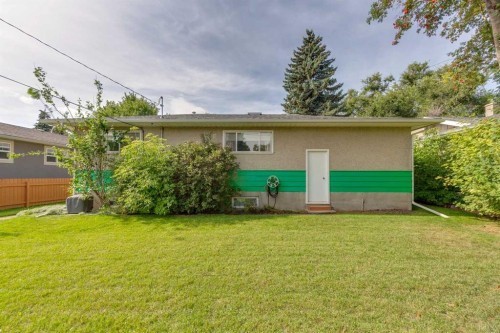 28 Gainsborough Drive Sw, Calgary, AB 