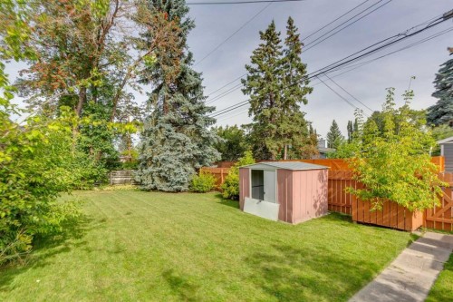 28 Gainsborough Drive Sw, Calgary, AB 