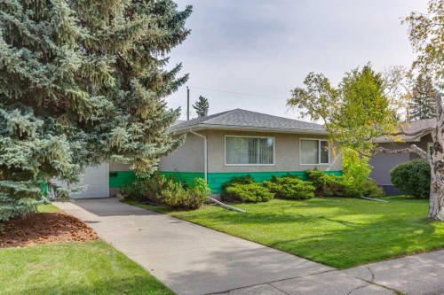 28 Gainsborough Drive Sw, Calgary, AB 