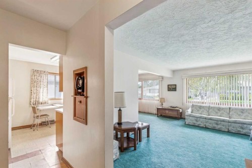 28 Gainsborough Drive Sw, Calgary, AB 