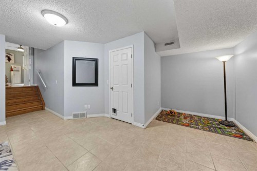 73 Hidden Valley Villas Nw, Calgary, AB 