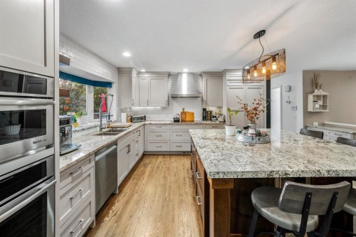 5011 Viceroy Drive Nw, Calgary, AB 