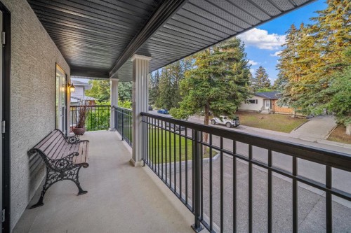 5011 Viceroy Drive Nw, Calgary, AB 