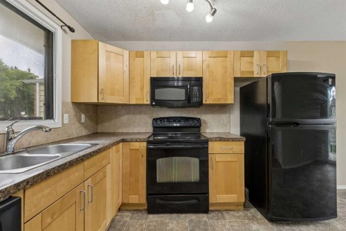 124 Pineset Place Ne, Calgary, AB 