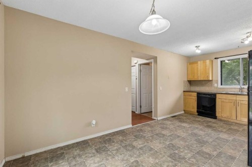 124 Pineset Place Ne, Calgary, AB 
